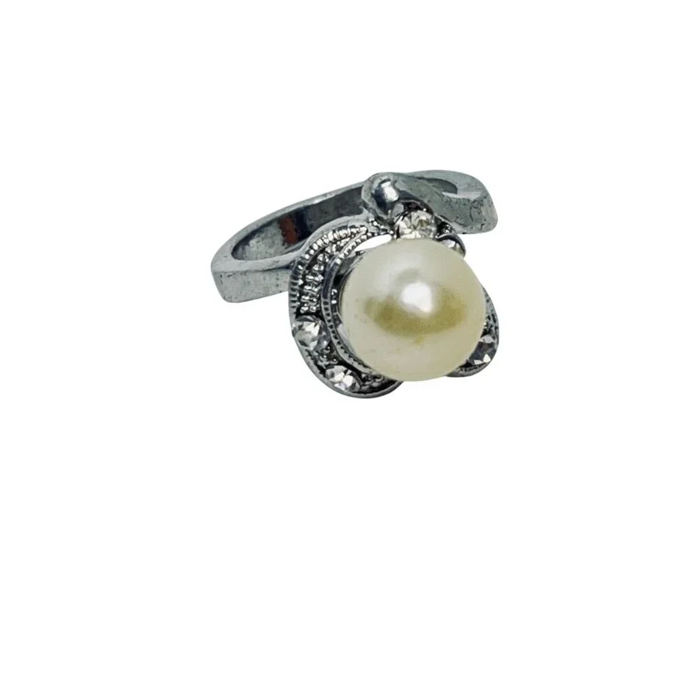 Silver Tone Ring With Faux Pearl & Rhinestone Accents Size 5 1/2 (R444) - Picture 6 of 7